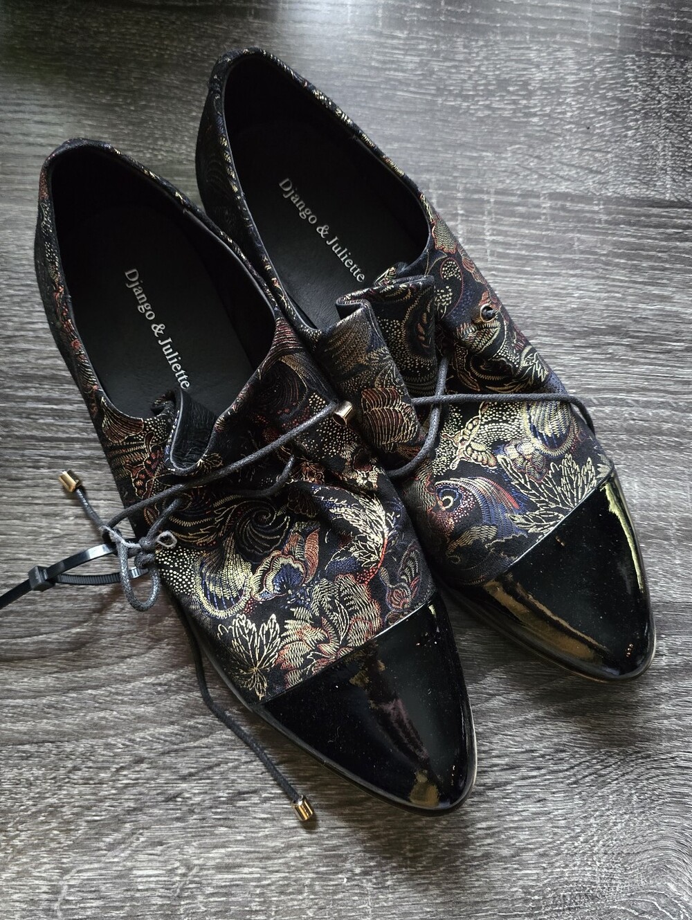 Django & Juliette Kotty Slip On - Black/Regal Print